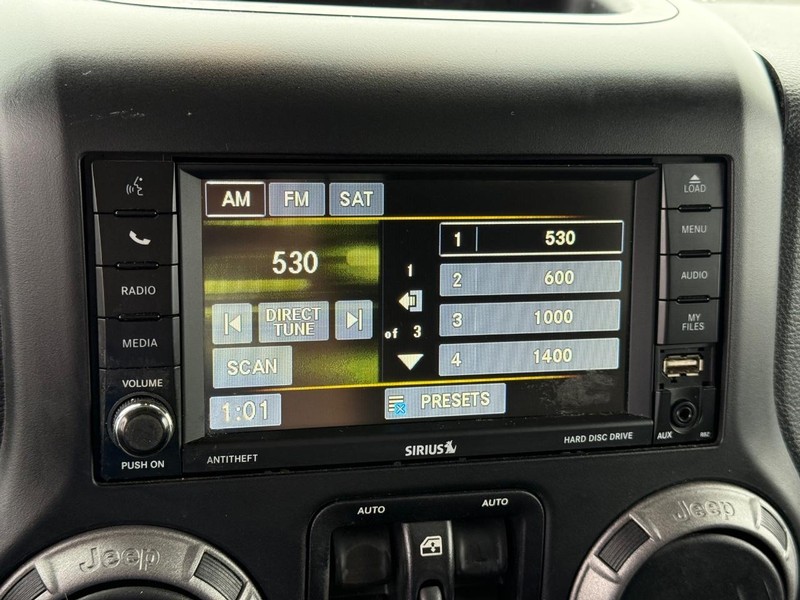 Jeep Wrangler Unlimited Vehicle Full-screen Gallery Image 22