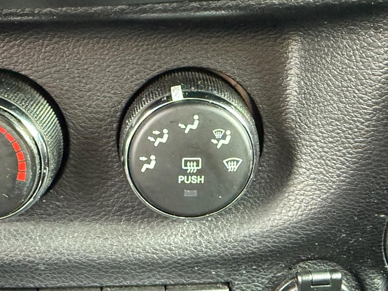 Jeep Wrangler Unlimited Vehicle Full-screen Gallery Image 25