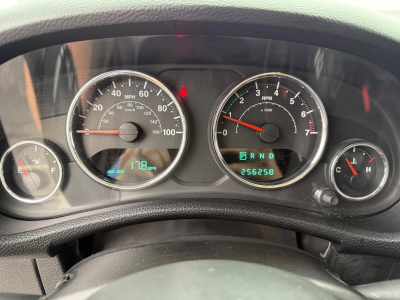 Jeep Wrangler Unlimited Vehicle Full-screen Gallery Image 29