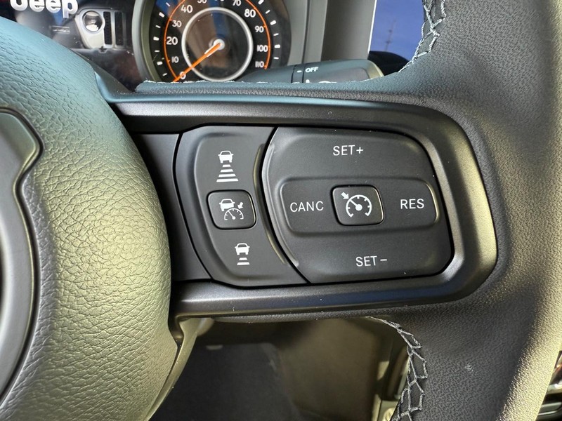 Jeep Gladiator Vehicle Full-screen Gallery Image 20