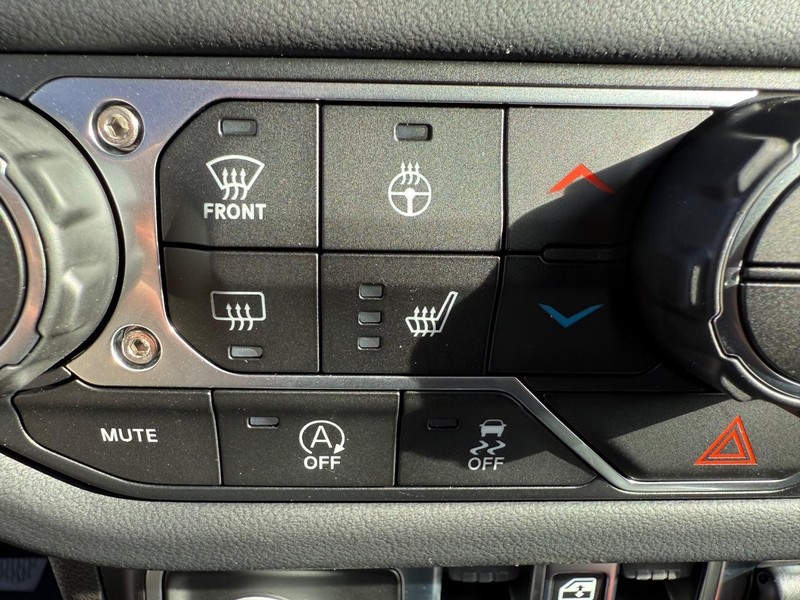 Jeep Gladiator Vehicle Full-screen Gallery Image 22