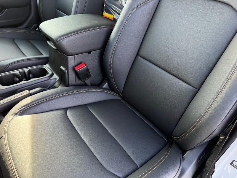 Jeep Gladiator Vehicle Full-screen Gallery Image 30