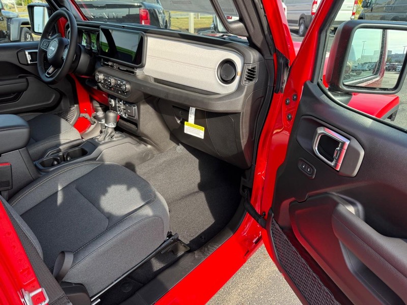 Jeep Gladiator Vehicle Full-screen Gallery Image 14