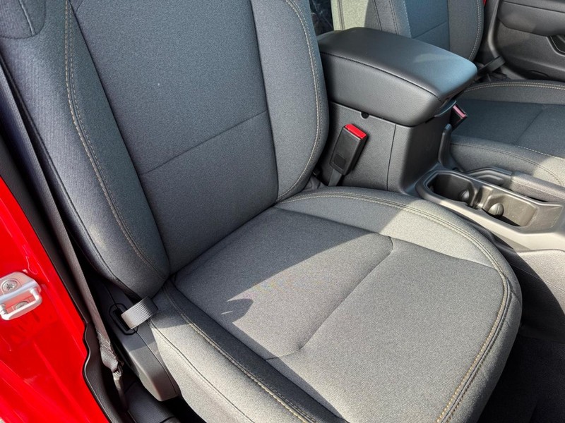 Jeep Gladiator Vehicle Full-screen Gallery Image 15