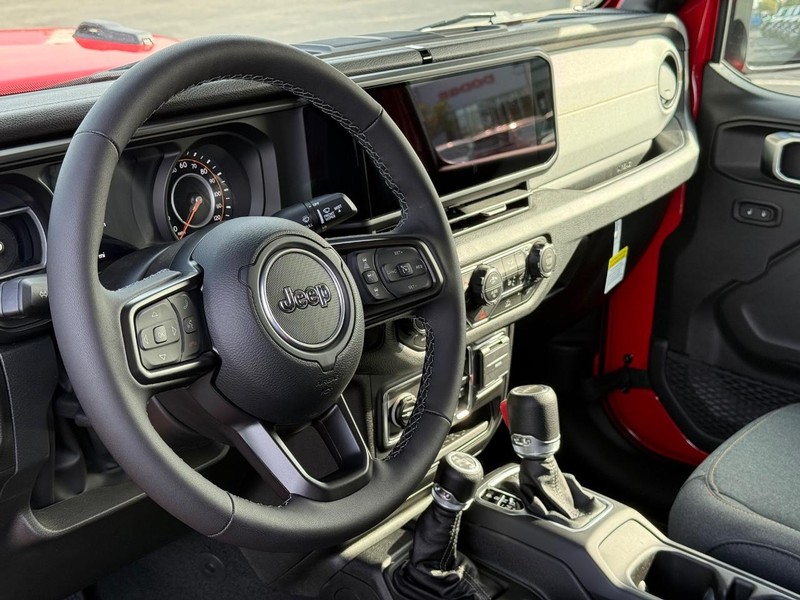 Jeep Gladiator Vehicle Full-screen Gallery Image 18