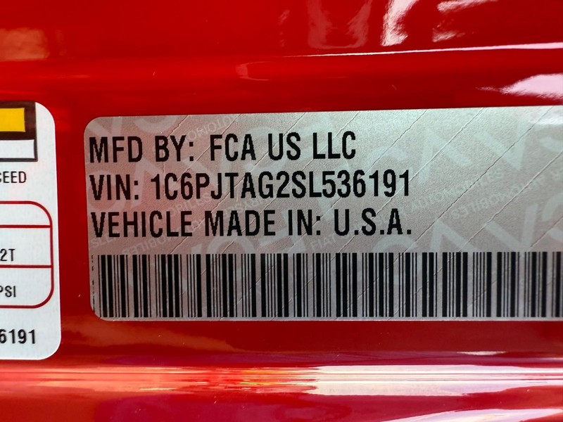 Jeep Gladiator Vehicle Full-screen Gallery Image 31