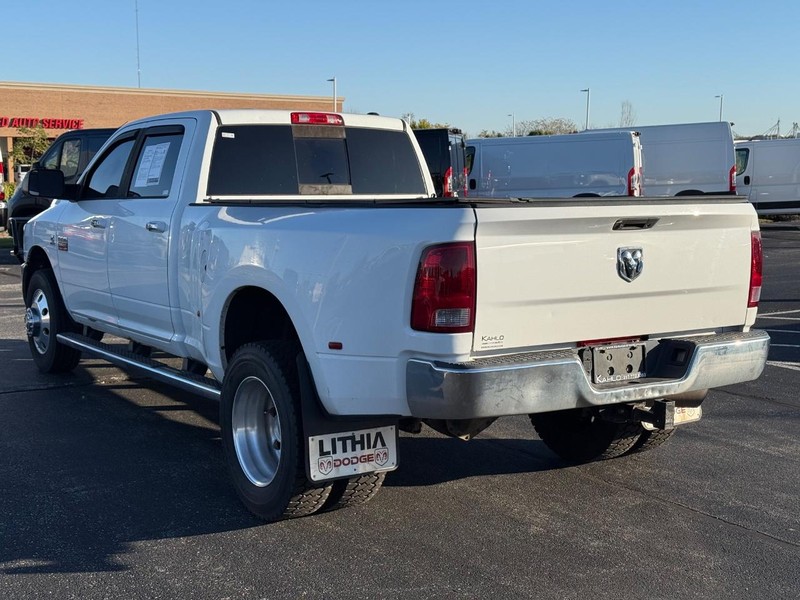 Ram 3500 Vehicle Full-screen Gallery Image 5