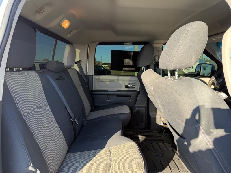 Ram 3500 Vehicle Full-screen Gallery Image 10