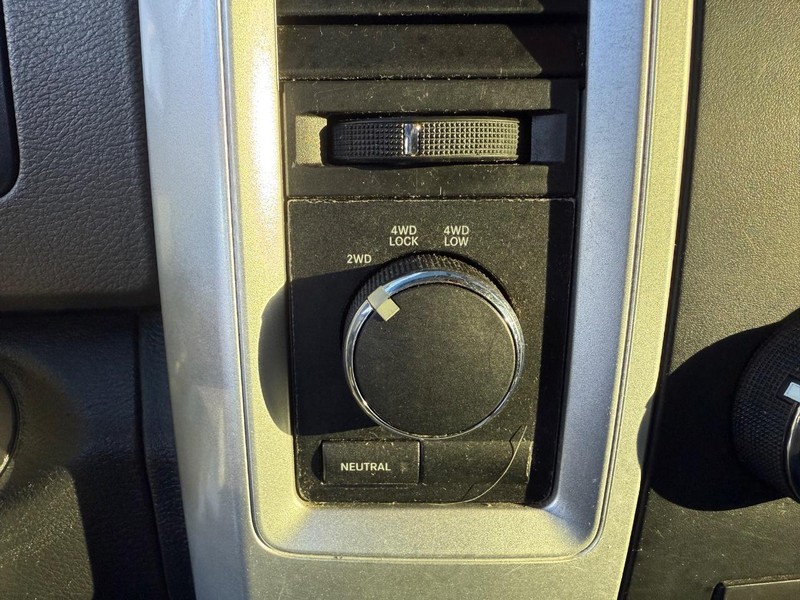 Ram 3500 Vehicle Full-screen Gallery Image 21