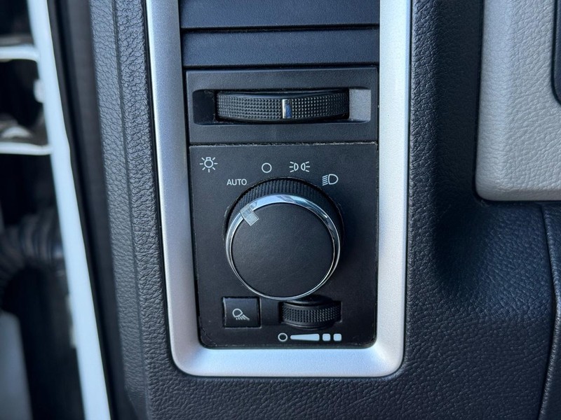 Ram 3500 Vehicle Full-screen Gallery Image 31