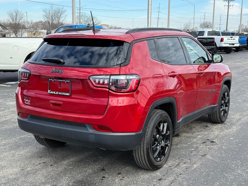 Jeep Compass Vehicle Full-screen Gallery Image 03
