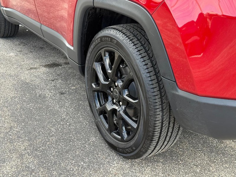 Jeep Compass Vehicle Full-screen Gallery Image 06