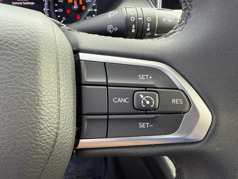 Jeep Compass Vehicle Full-screen Gallery Image 20