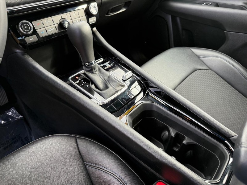 Jeep Compass Vehicle Full-screen Gallery Image 25