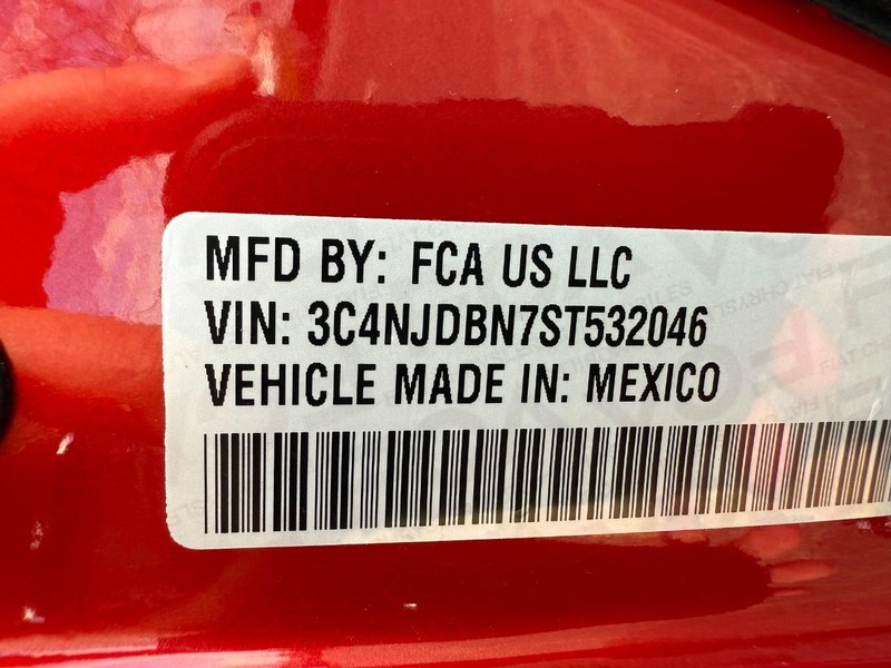 Jeep Compass Vehicle Full-screen Gallery Image 31