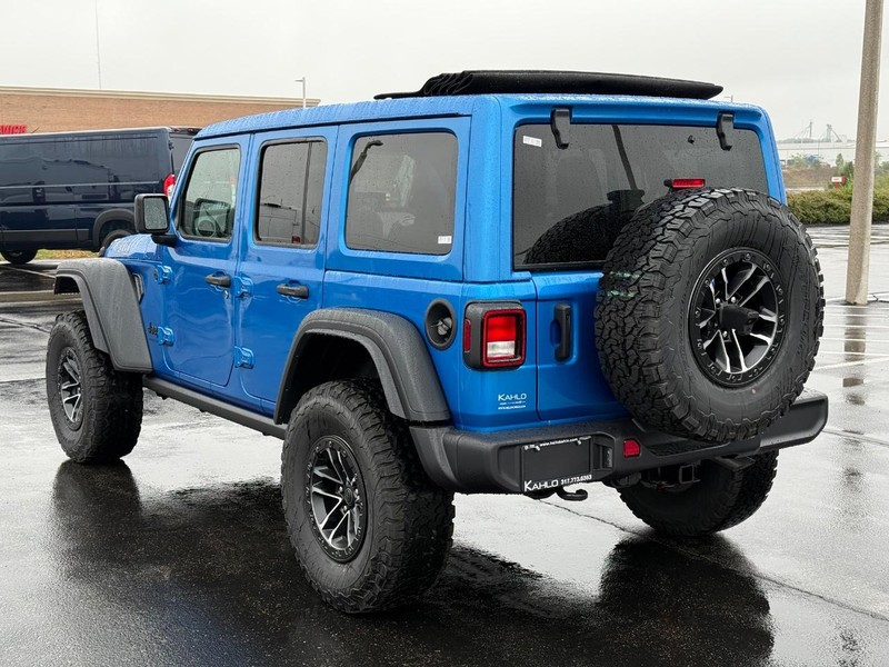 Jeep Wrangler Vehicle Full-screen Gallery Image 5