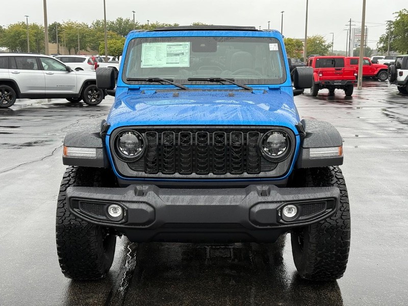 Jeep Wrangler Vehicle Full-screen Gallery Image 10