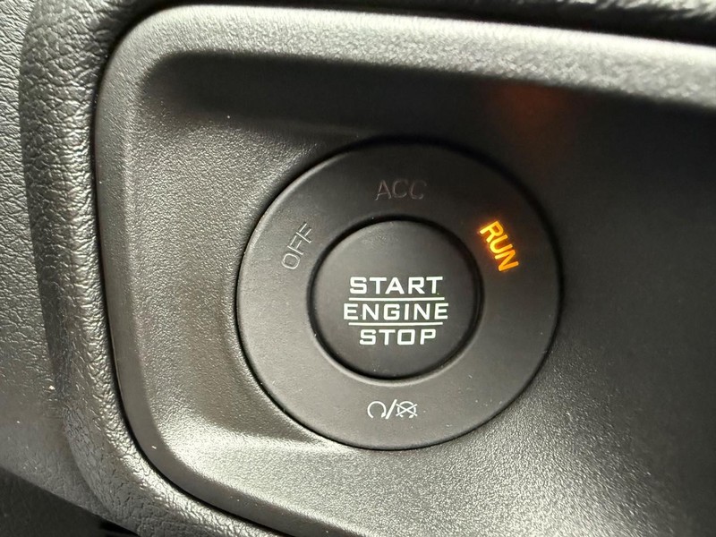 Jeep Wrangler Vehicle Full-screen Gallery Image 23