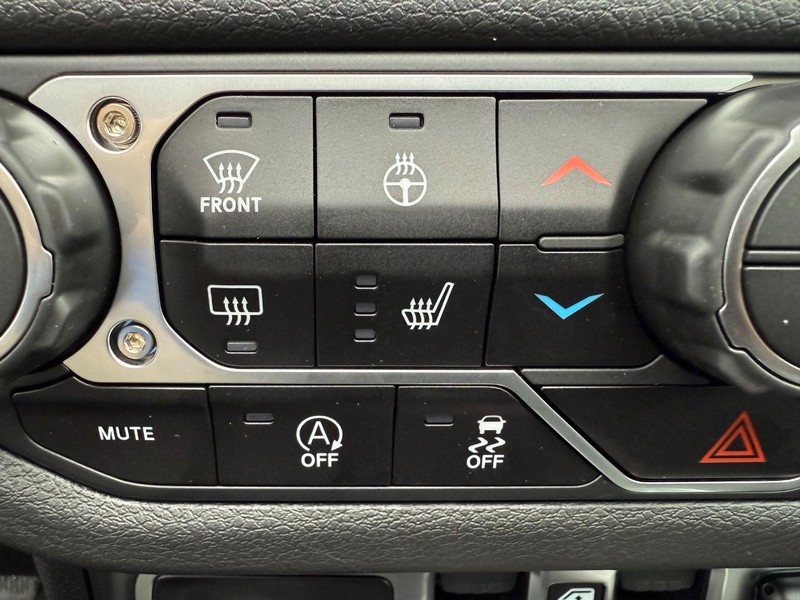 Jeep Wrangler Vehicle Full-screen Gallery Image 24