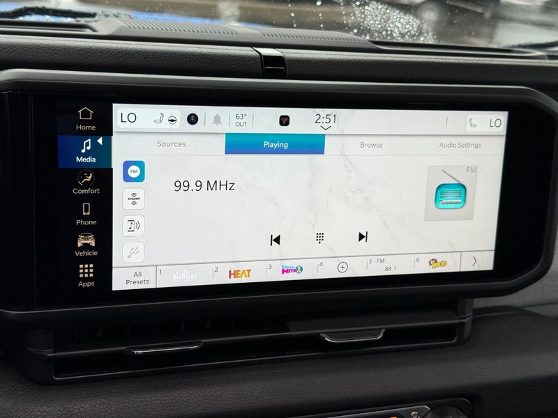 Jeep Wrangler Vehicle Full-screen Gallery Image 25