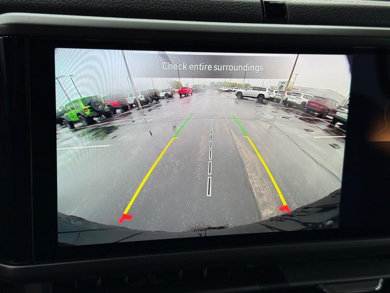 Jeep Wrangler Vehicle Full-screen Gallery Image 26