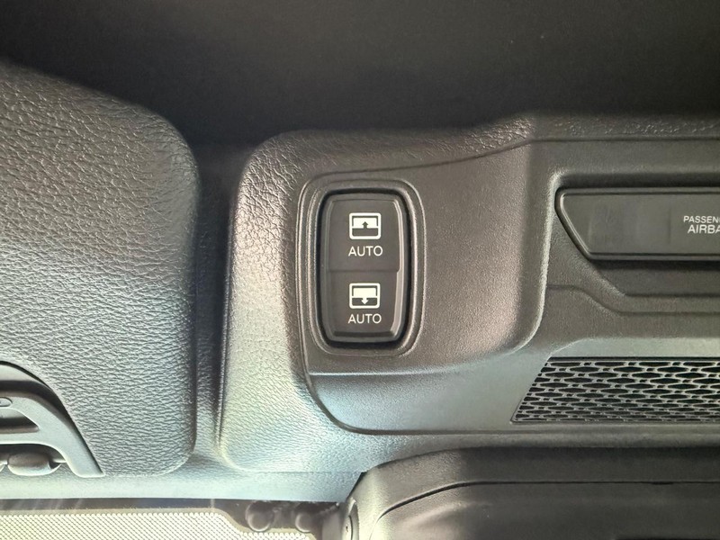 Jeep Wrangler Vehicle Full-screen Gallery Image 30