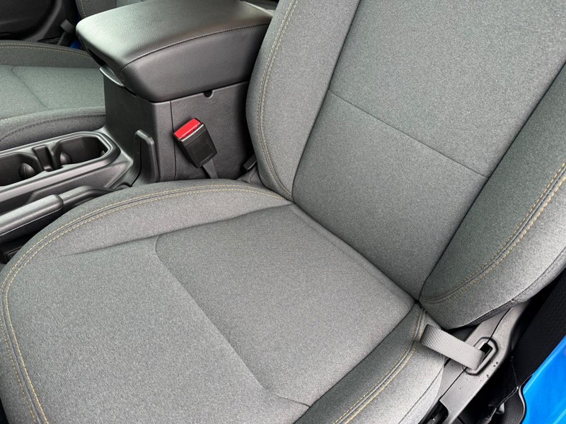 Jeep Wrangler Vehicle Full-screen Gallery Image 33