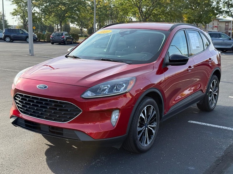 Ford Escape Vehicle Full-screen Gallery Image 9