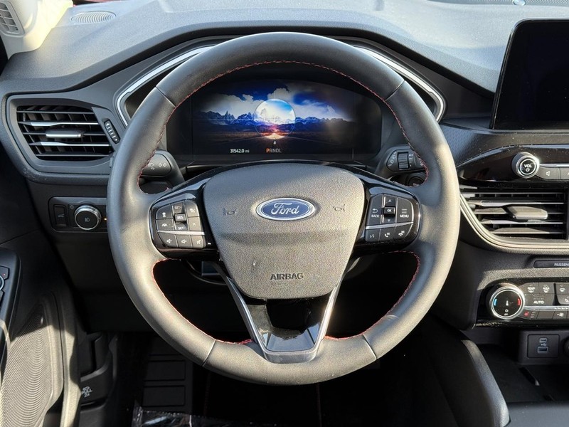 Ford Escape Vehicle Full-screen Gallery Image 14