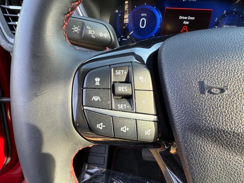 Ford Escape Vehicle Full-screen Gallery Image 20