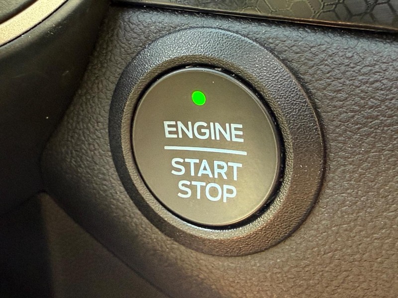 Ford Escape Vehicle Full-screen Gallery Image 22