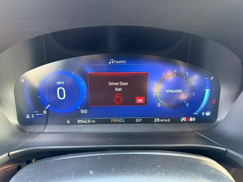 Ford Escape Vehicle Full-screen Gallery Image 28