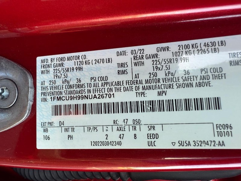 Ford Escape Vehicle Full-screen Gallery Image 32