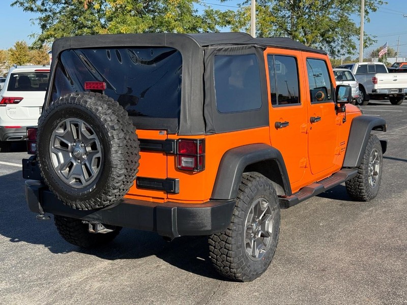 Jeep Wrangler Unlimited Vehicle Full-screen Gallery Image 3