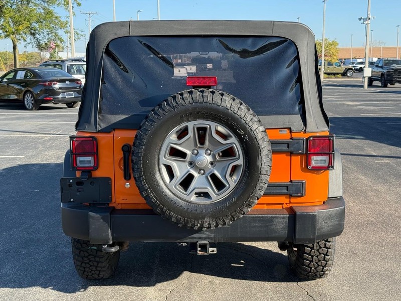 Jeep Wrangler Unlimited Vehicle Full-screen Gallery Image 4