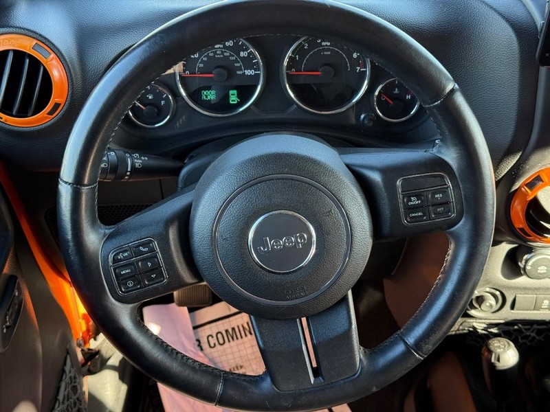 Jeep Wrangler Unlimited Vehicle Full-screen Gallery Image 13