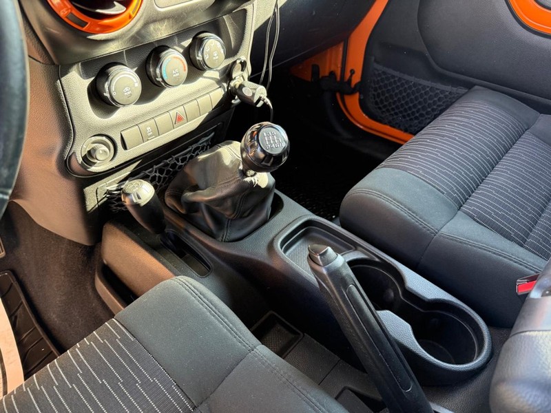 Jeep Wrangler Unlimited Vehicle Full-screen Gallery Image 26