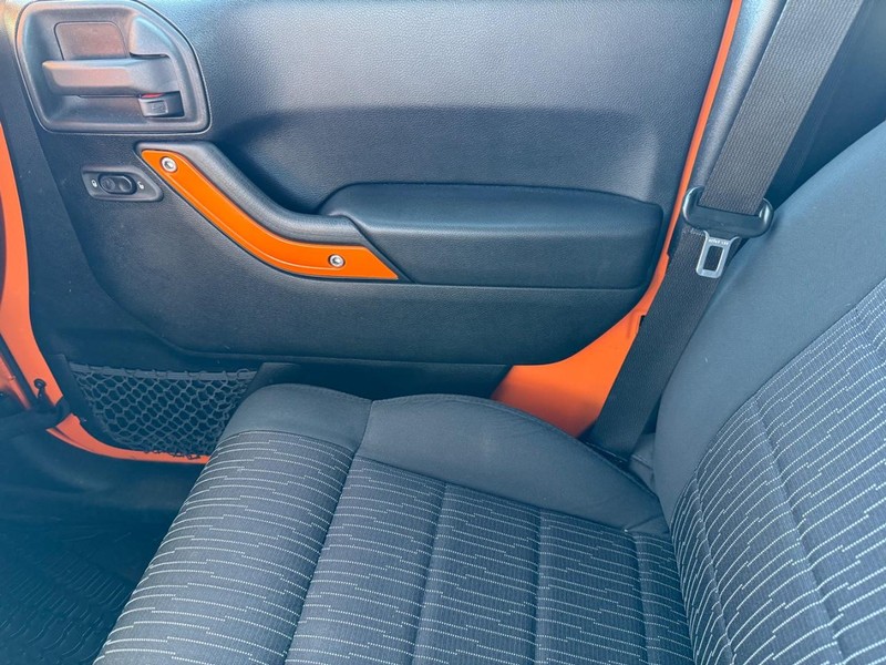 Jeep Wrangler Unlimited Vehicle Full-screen Gallery Image 27