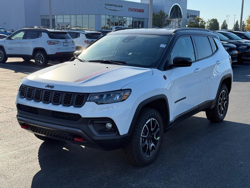 Jeep Compass Vehicle Full-screen Gallery Image 9