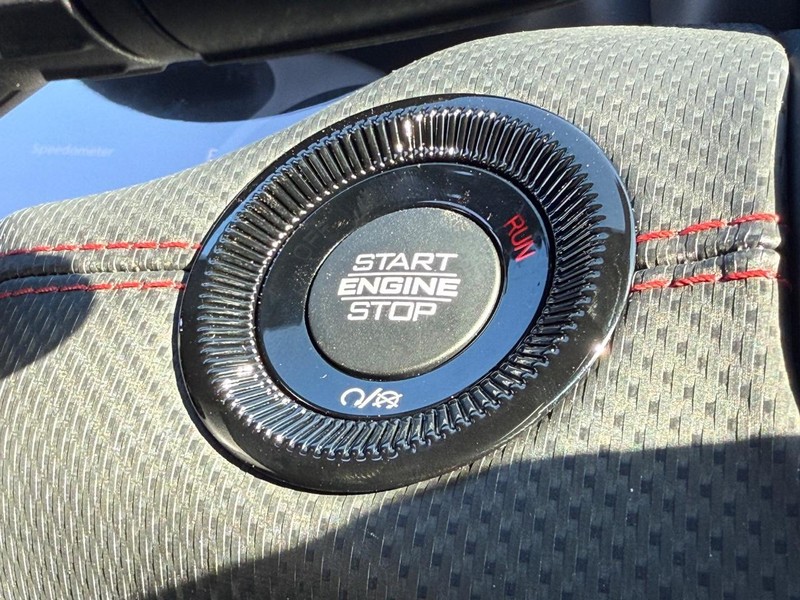 Jeep Compass Vehicle Full-screen Gallery Image 22