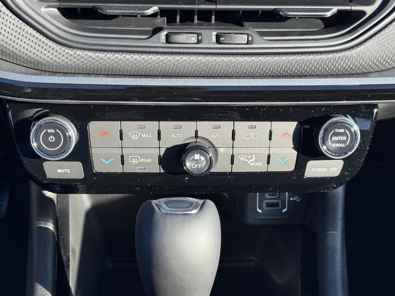 Jeep Compass Vehicle Full-screen Gallery Image 24