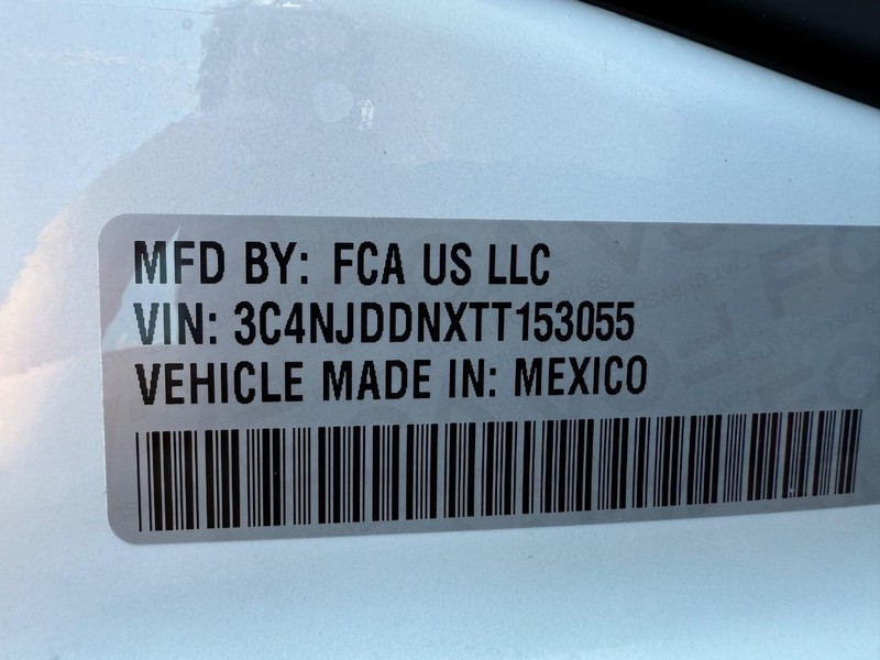 Jeep Compass Vehicle Full-screen Gallery Image 31