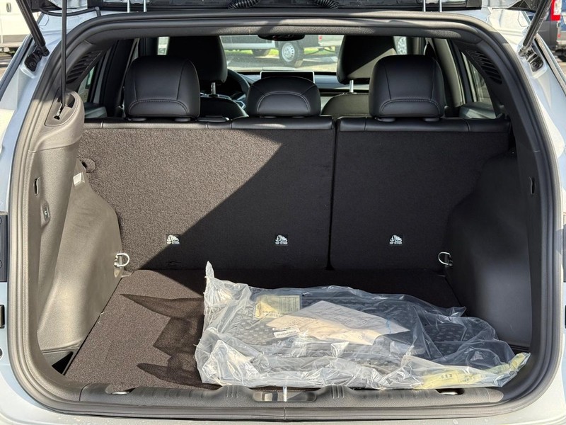 Jeep Compass Vehicle Full-screen Gallery Image 7