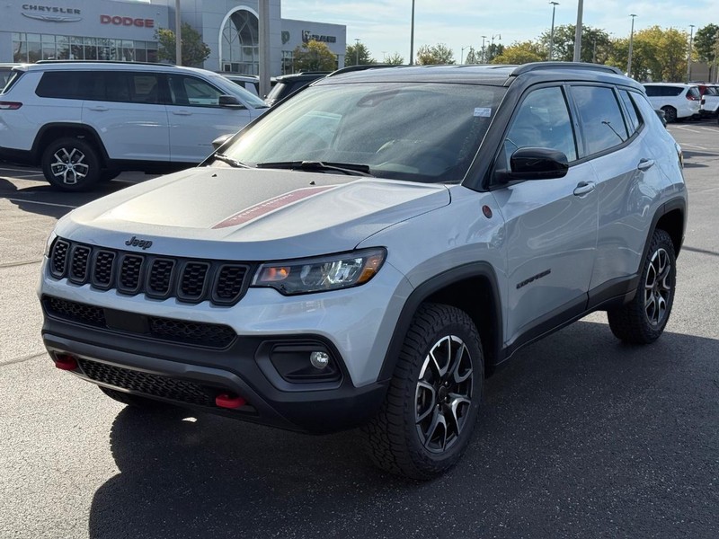 Jeep Compass Vehicle Full-screen Gallery Image 9