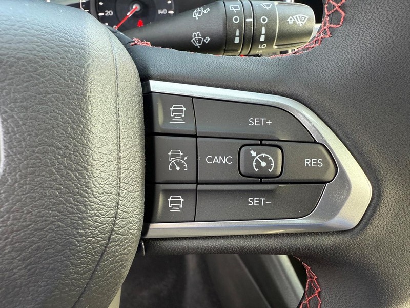 Jeep Compass Vehicle Full-screen Gallery Image 21