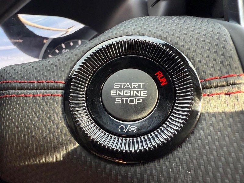 Jeep Compass Vehicle Full-screen Gallery Image 22