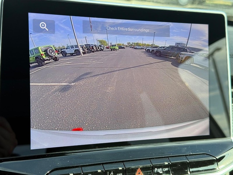 Jeep Compass Vehicle Full-screen Gallery Image 24