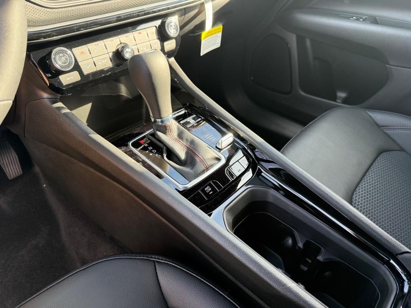 Jeep Compass Vehicle Full-screen Gallery Image 26