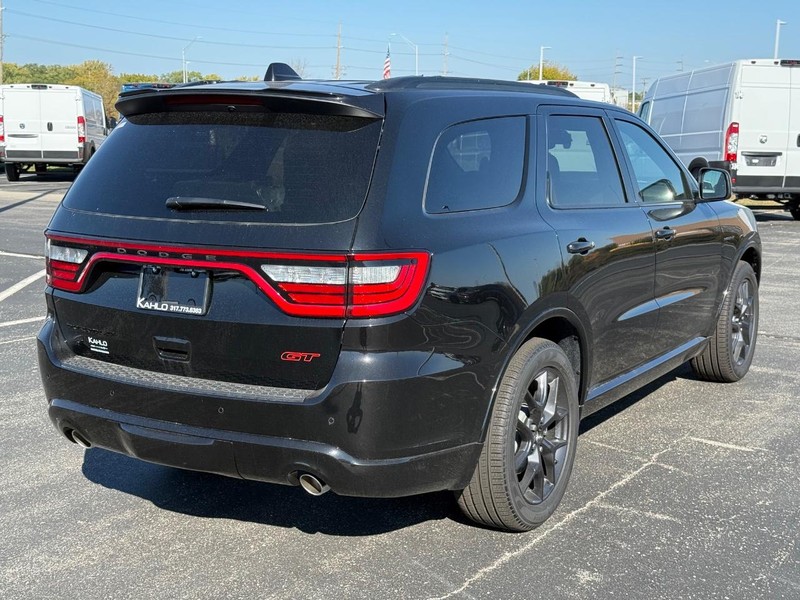 Dodge Durango Vehicle Full-screen Gallery Image 3