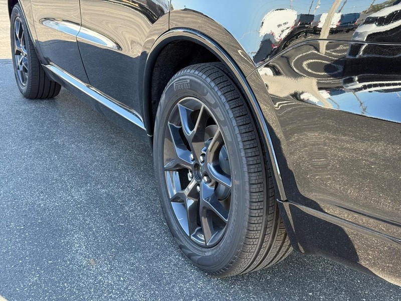 Dodge Durango Vehicle Full-screen Gallery Image 6